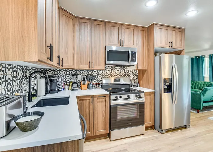 Holiday home 12 Mi To Bok Center: Pet-friendly W/ Yard! Tulsa